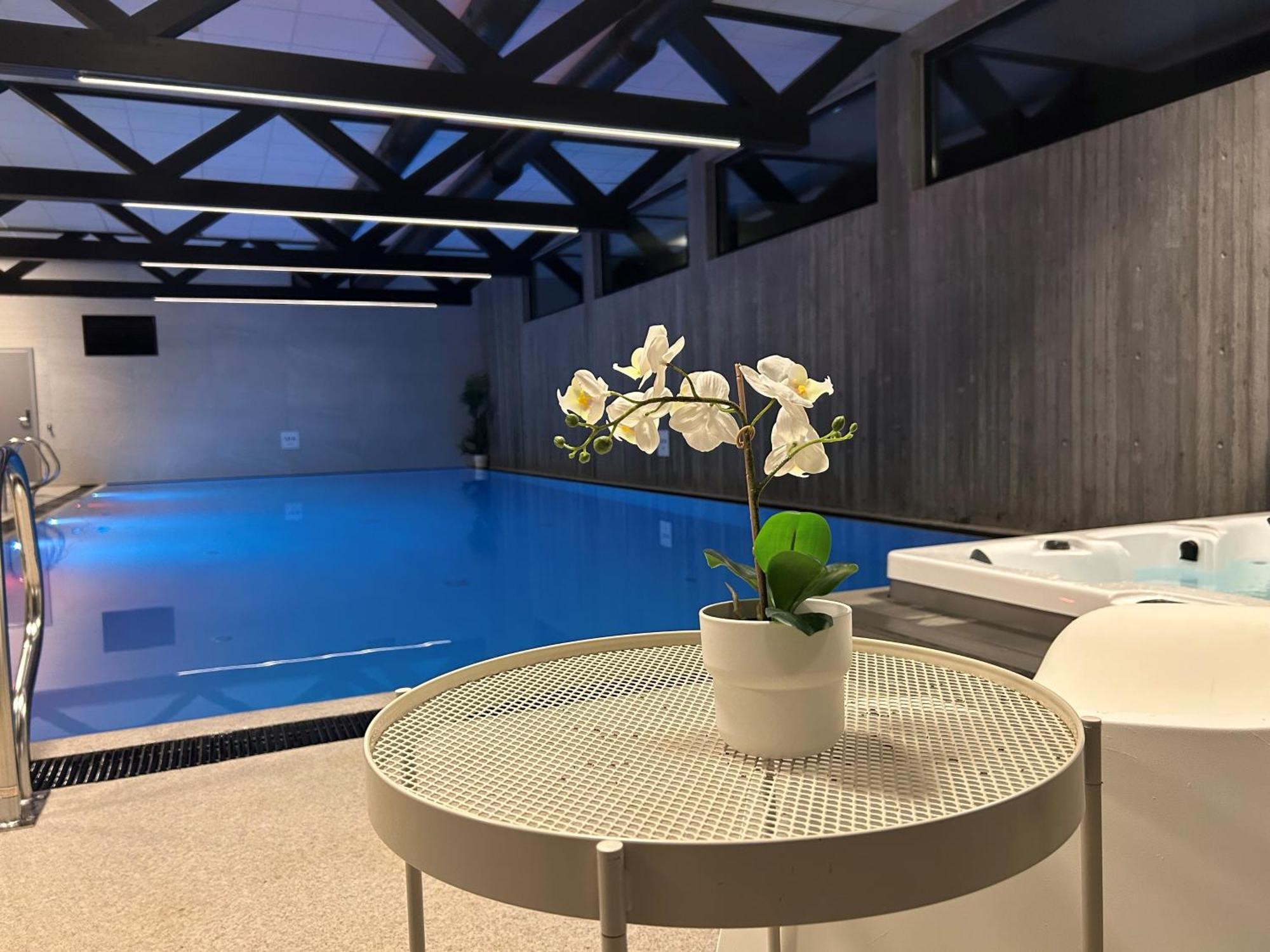 Apartmán Sorlandsidyll Med Svommebasseng! Kristiansand Exteriér fotografie